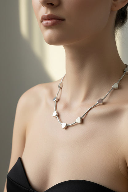 Collana Filo di Cuore: Un racconto di 14 cuori