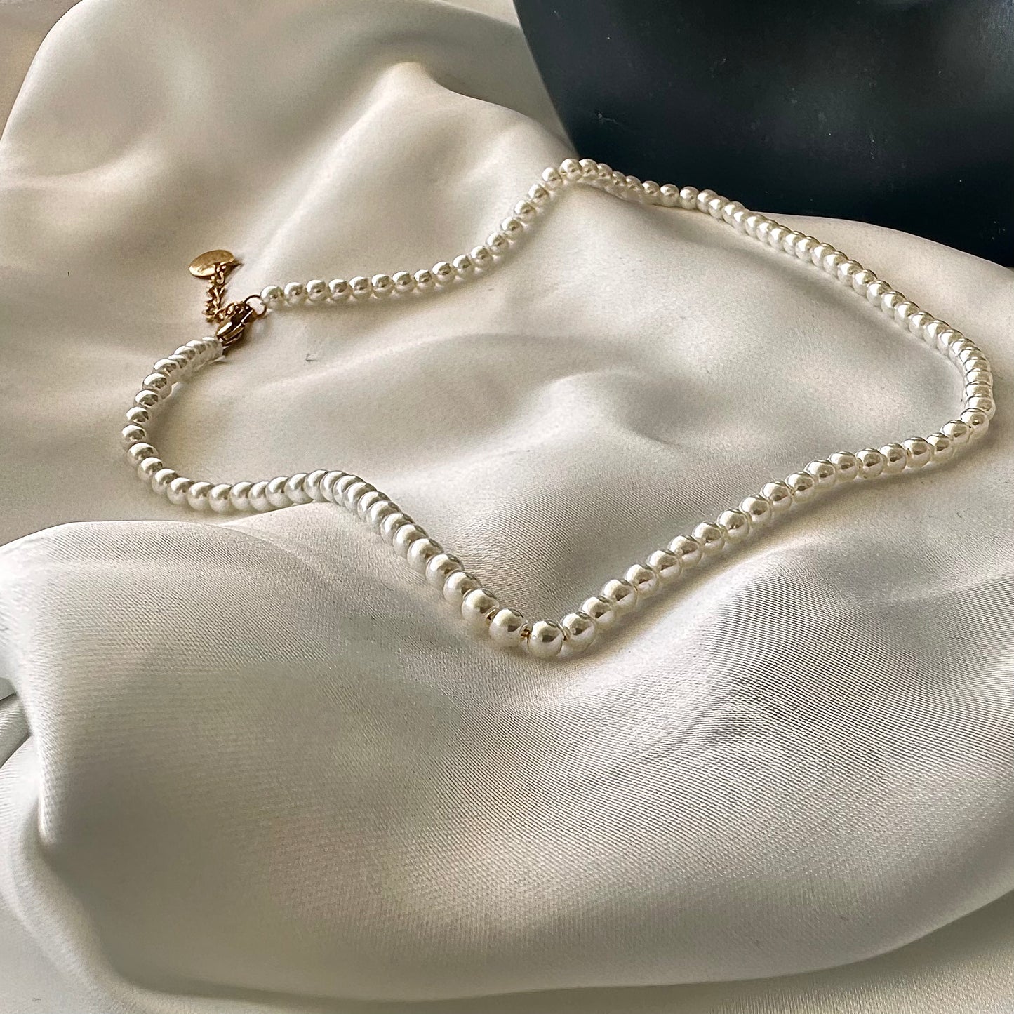 Collana Perle Luce Pura: Simbolo di Eleganza senza Tempo