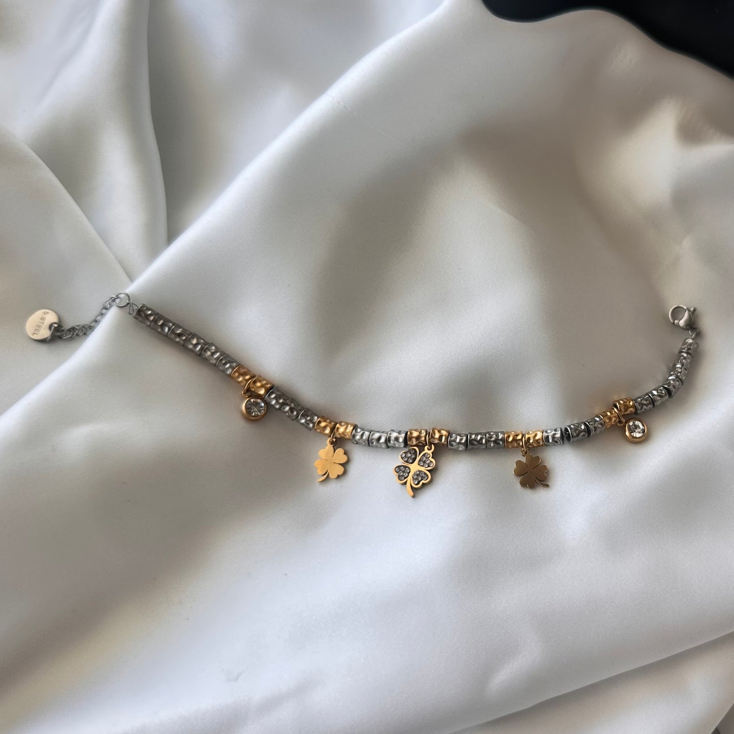 Bracciale "Diletta" Quadrifoglio  - Un Simbolo di Scelta e Coraggio