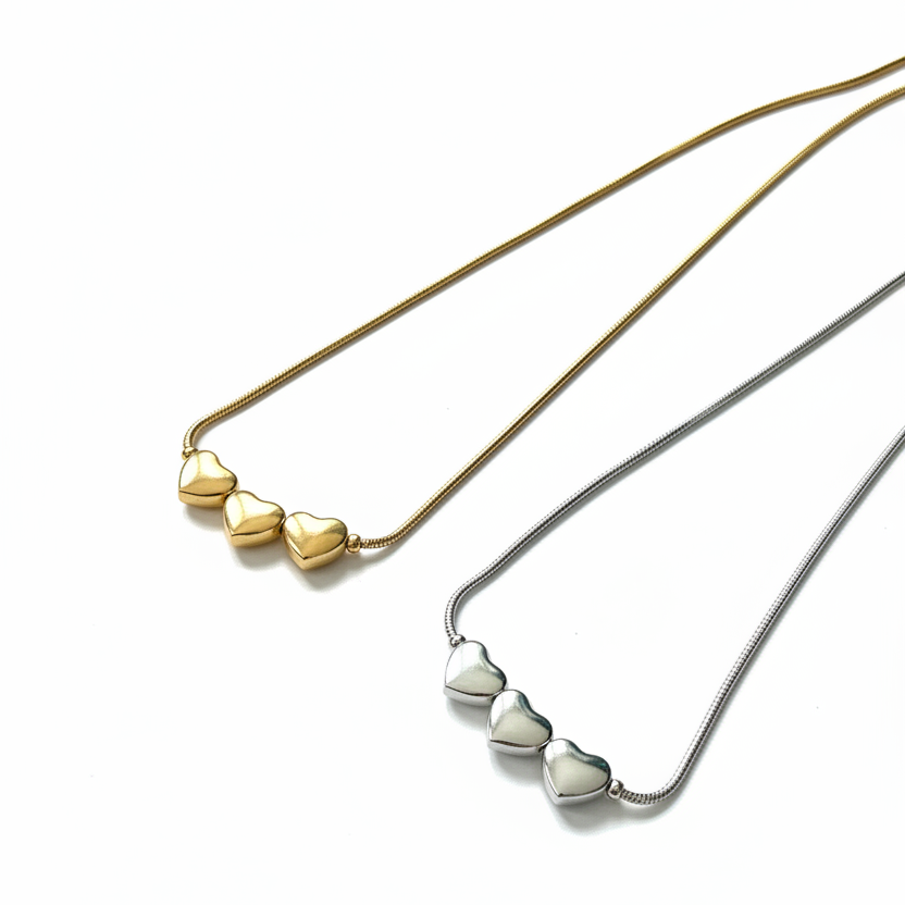 Collana Tre Cuori: Il Tuo Legame Infinito