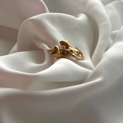 Anello dei Sei Cuori: Eleganza con un significato profondo