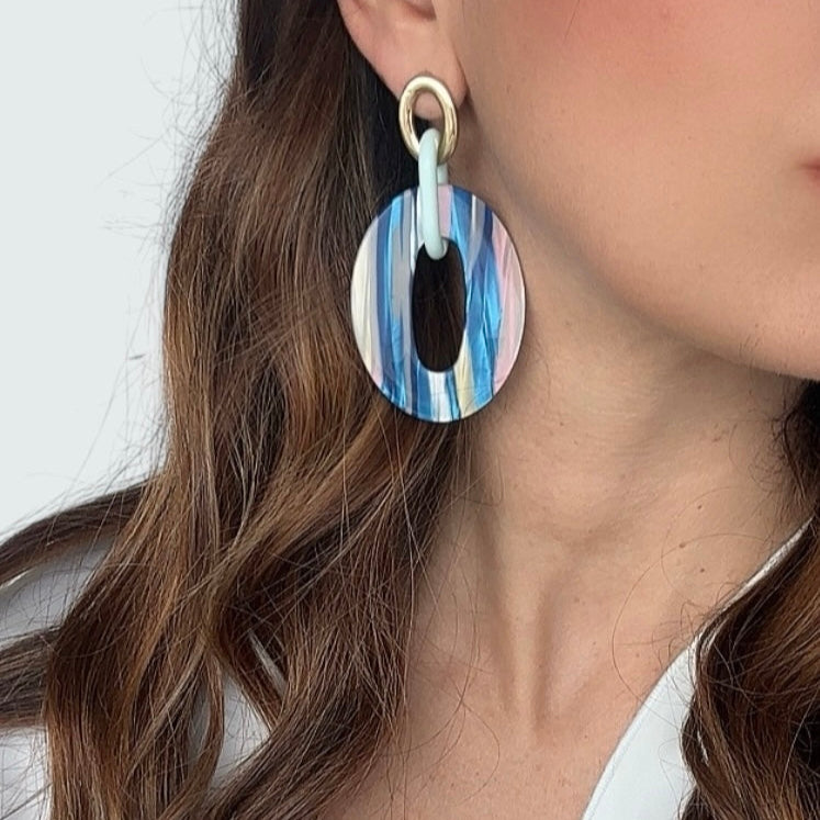 Orecchini Cerchio Ovali Striati in Resina Marrone, Bianco  e Bordeaux placcati oro