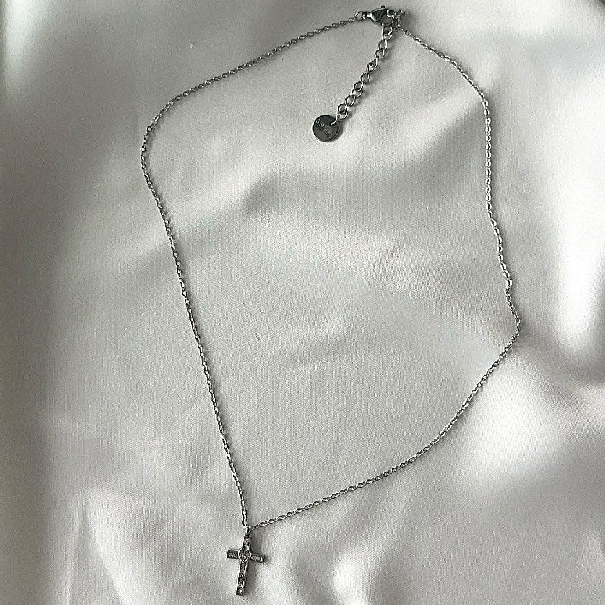 Collana con Crocetta e brillantini