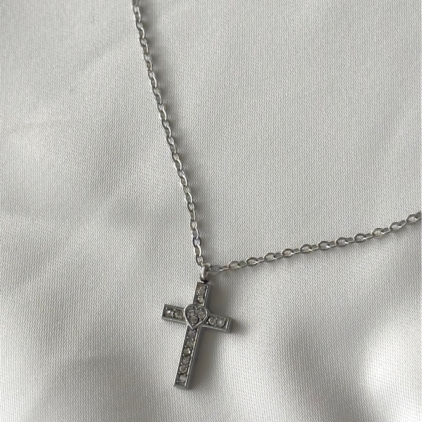 Collana con Crocetta e brillantini