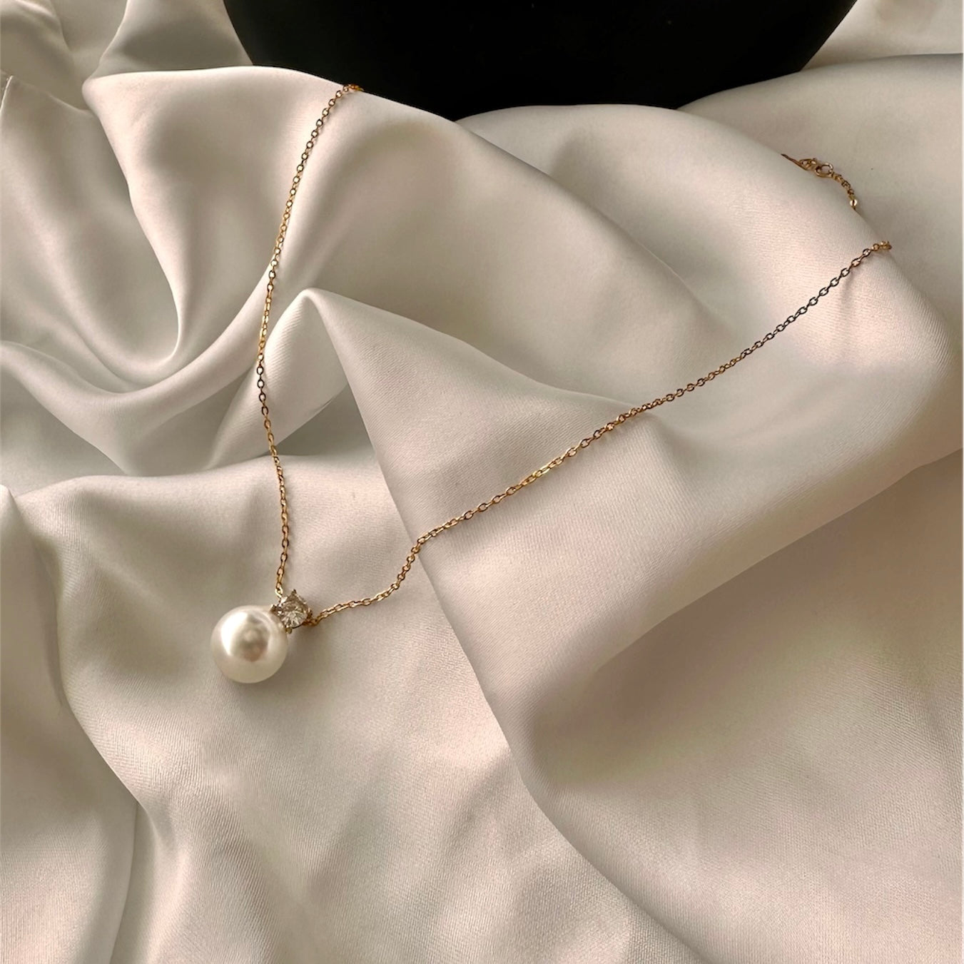 Collana "Luce di perla" in acciaio