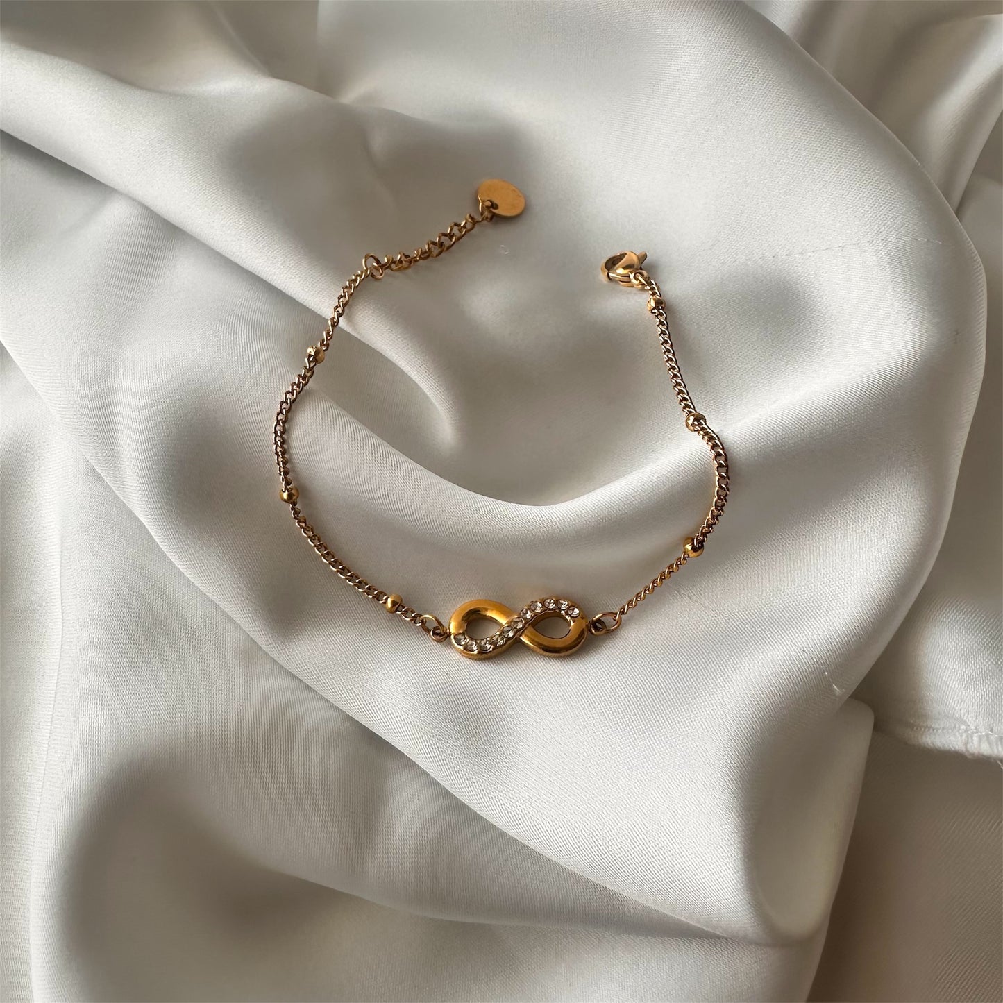 Bracciale "Infinito" in acciaio: Amore e Possibilità Infinite