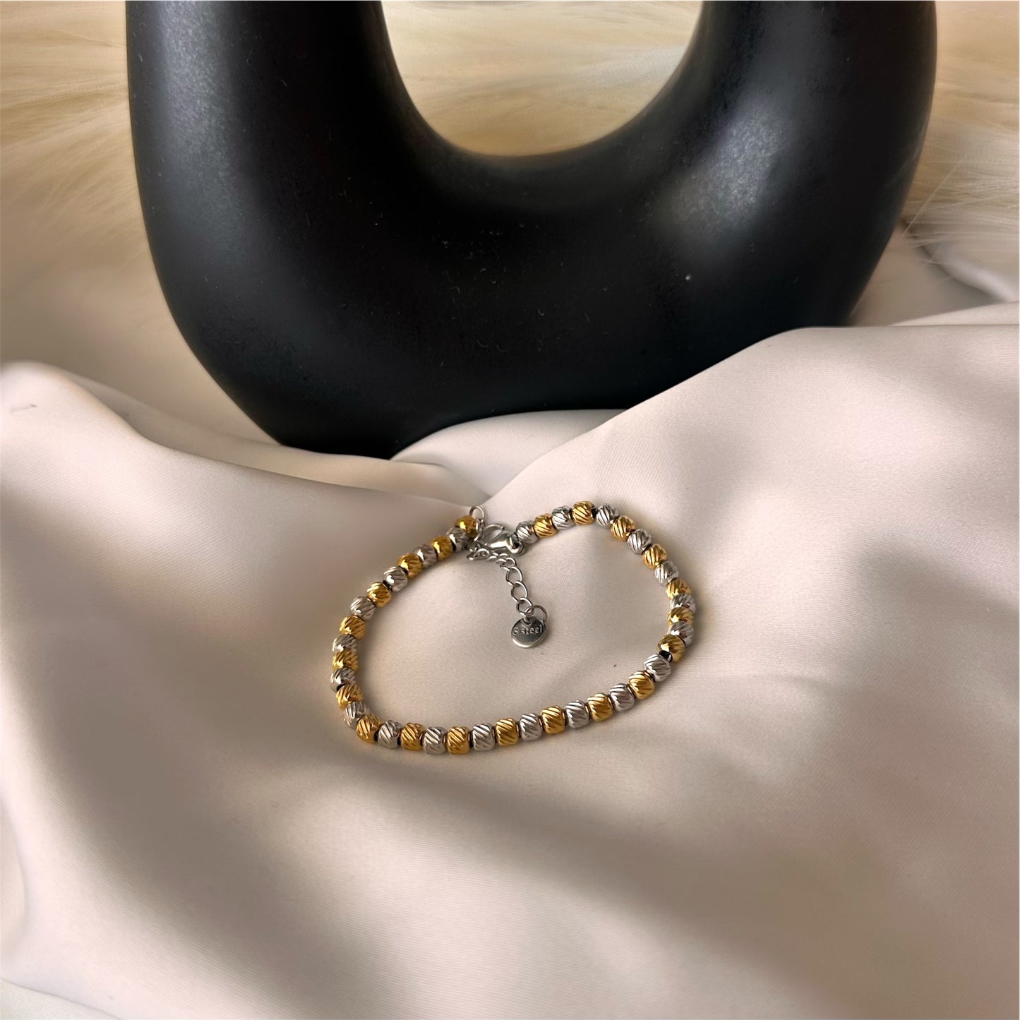 Bracciale dadi "Equilibro Armonioso"- Simbolo di Coraggio e Sfide