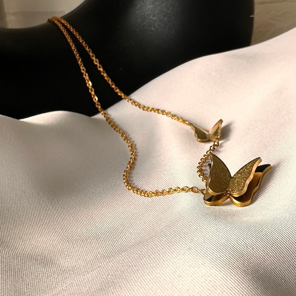 Collana Farfalla: Simbolo di Rinascita e Coraggio