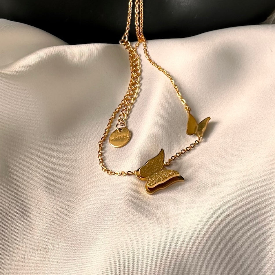 Collana Farfalla: Simbolo di Rinascita e Coraggio