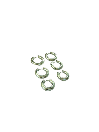 Tris Orecchini a Cerchio: Il Simbolo di Legami Eterni e Stile Senza Fine